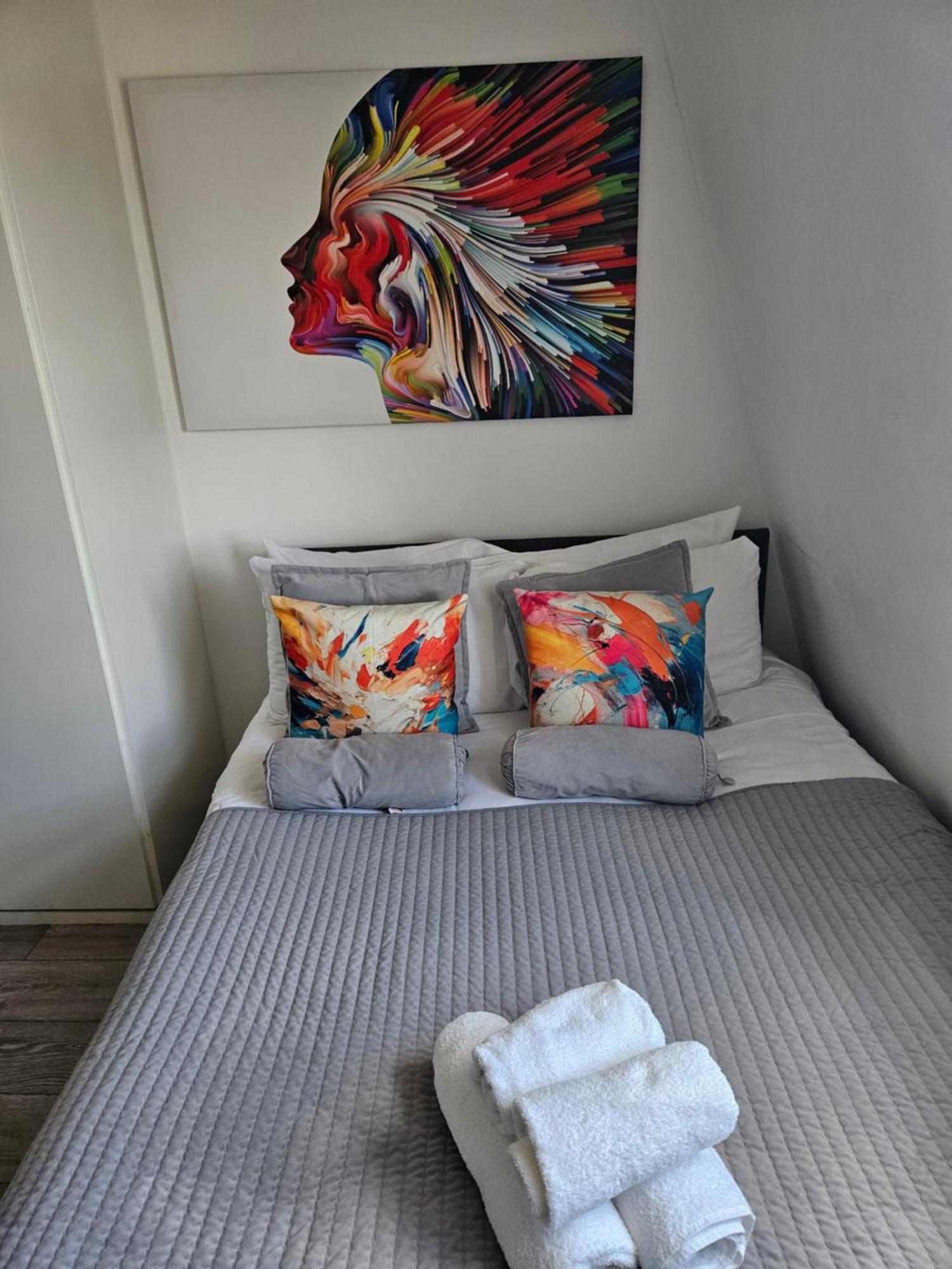 Cozy And Small Zone 2 Near Maida Vale 6 Apartment
